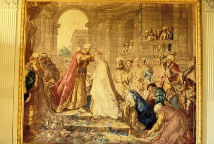 France, Val-d' Oise (95), parc naturel régional du Vexin français, La Roche-Guyon, labellisé Les Plus Beaux Villages de France, des tapisseries