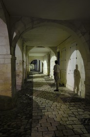 France, Charente-Maritime (17), La Rochelle, arcades de la rue de l'Escale