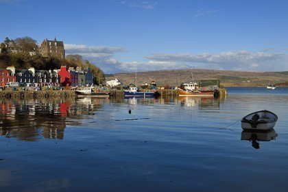 United Kingdom, Scotland, Highland, Inner Hebrides, Isle of Mull, the main town Tobermory and its harbour
