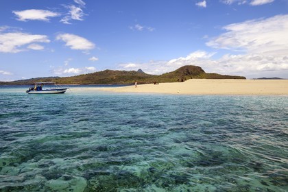 France, Ile de Mayotte, Grande-Terre, M'Tsamoudou, ilot de sable blanc sur le récif de corail dans la lagune face à la pointe Saziley