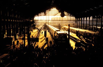 France, Paris (75), gare du Nord, arrivée au petit matin des trains de banlieue