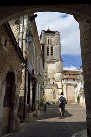 France, Dordogne, Perigord Blanc, Saint Astier on the Greenway cycle route (Veloroute Voie verte) along the river Isle, Saint-Astier fortified church
