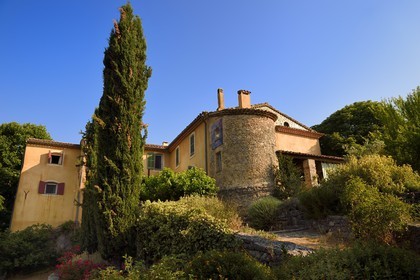 France, Var (83), Provence Verte, Bras, vers Saint-Maximin-la-Sainte-Baume, la maison d'hotes Le Peyrourier - une campagne en Provence