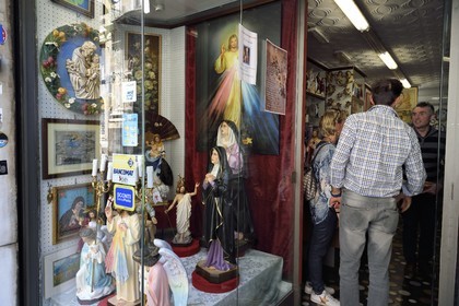 Italie, Sicile, Catane, ville baroque classée au Patrimoine Mondial de l'UNESCO, G.La Rosa, magasin d'articles religieux dans via Vittorio Emanuele