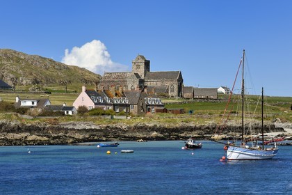 United Kingdom, Scotland, Highland, Inner Hebrides, Isle of Iona facing the Isle of Mull, Iona Abbey on the sea side