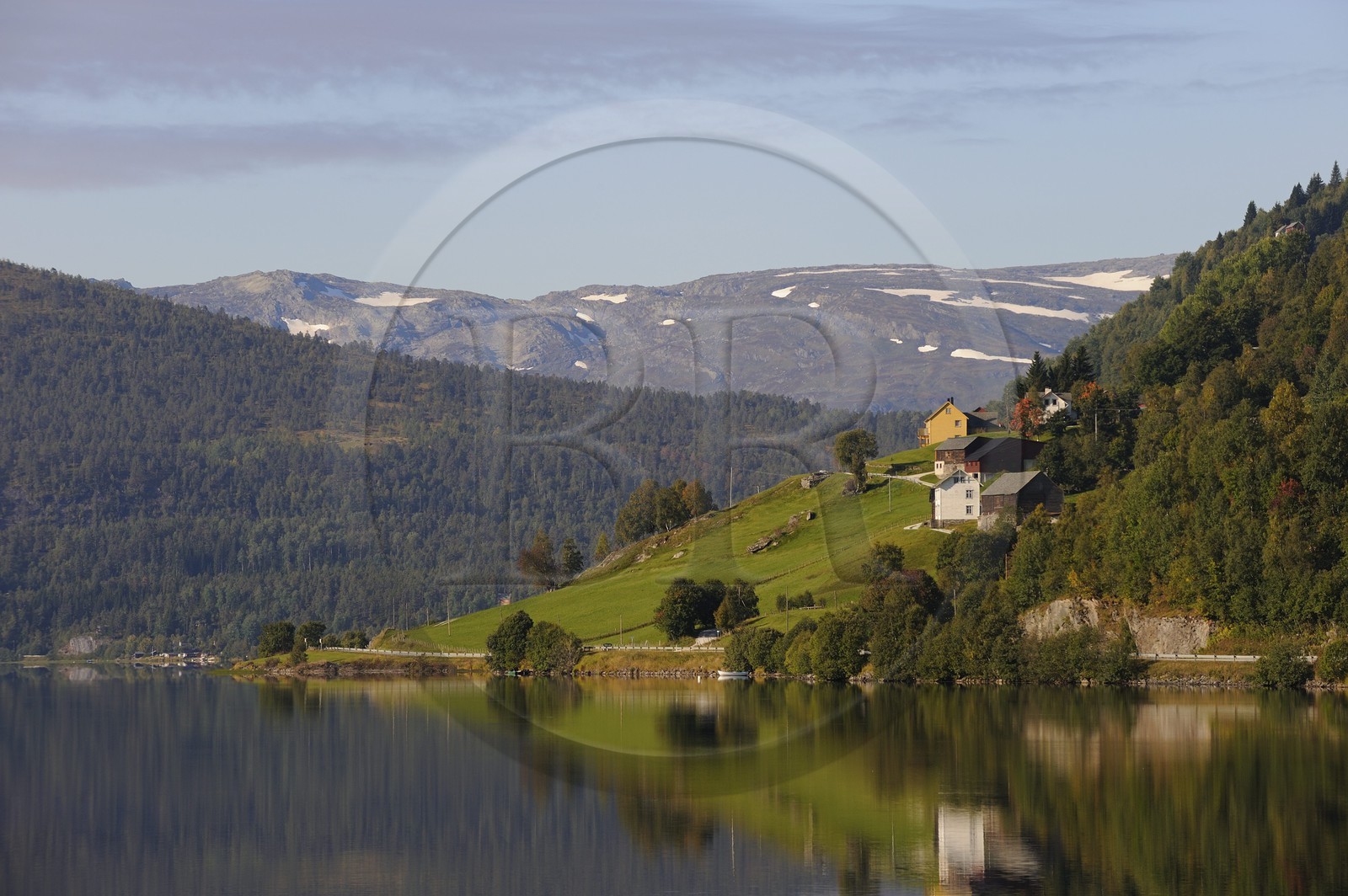 Norvège, Hordaland, lac d'Oppheim au nord de Voss