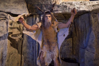 Azerbaïdjan, Gobustan, Parc national de Gobustan, Paysage culturel de l'art rupestre de Gobustan, chaman représenté au musée