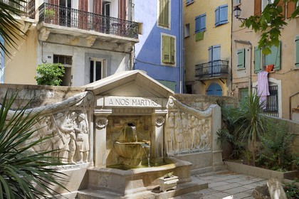France, Var, Provence Verte, Barjols, fountaine and memorial of the Place Victor Hugo
