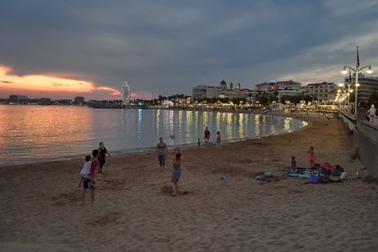 France, Var, Saint-Raphael, Promenade René Coty, Veillat beach