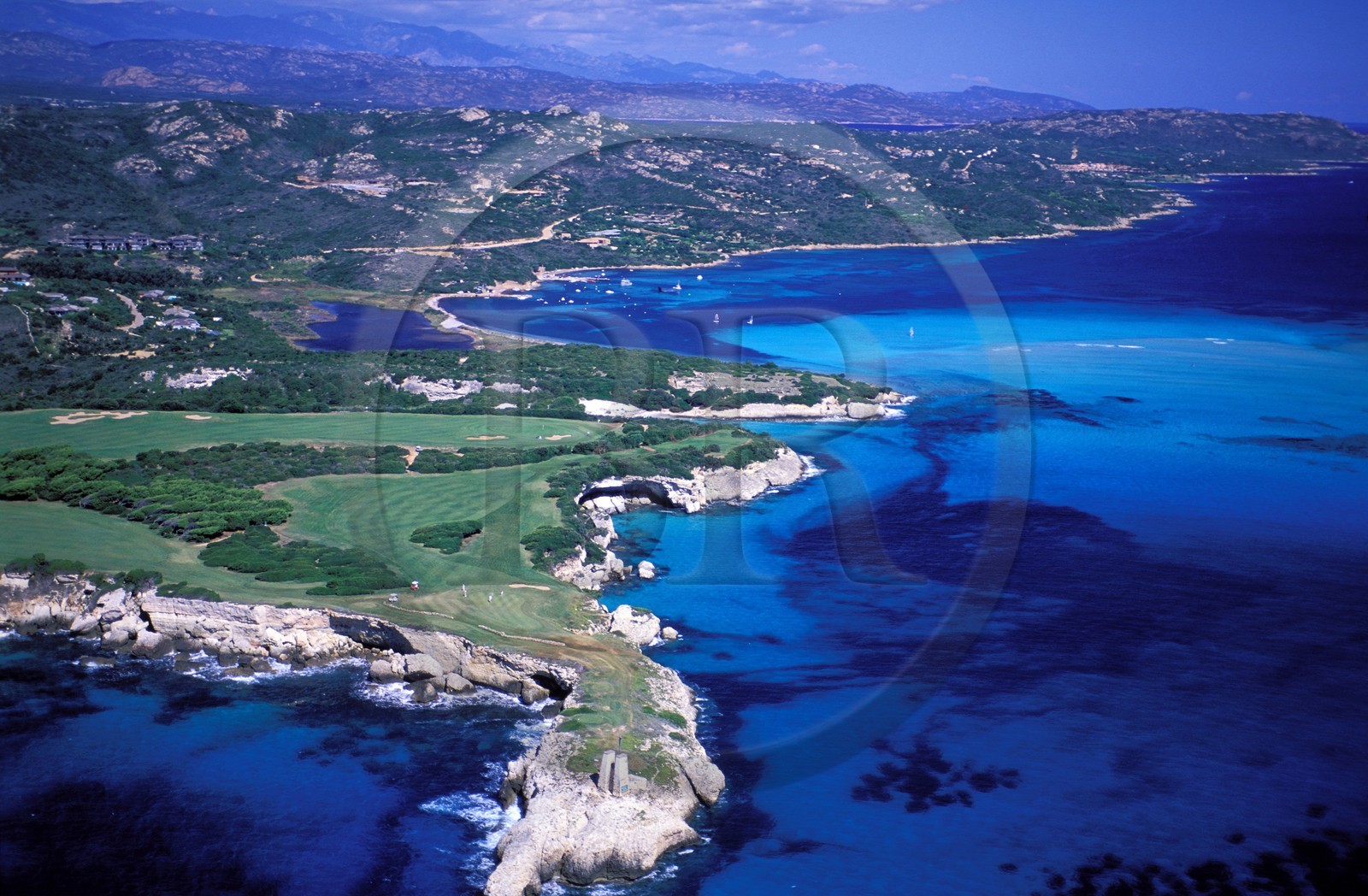 France, Corse-du-Sud (2A), la pointe et le golf de Spérone (vue aérienne)