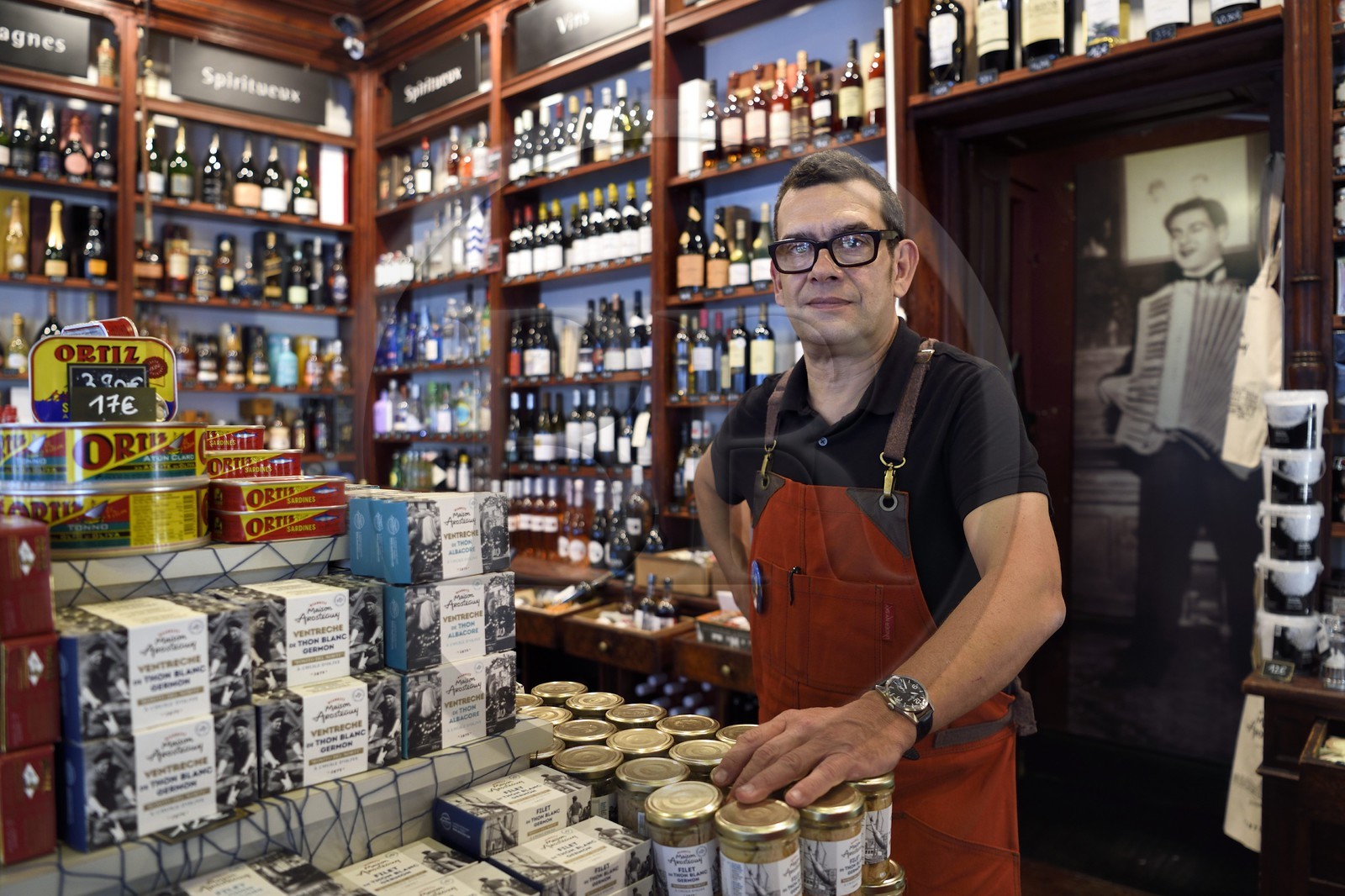 France, Pyrénées-Atlantiques (64), Pays-Basque, Biarritz, Chez Arosteguy épicerie fine créée en 1876, Pierre Arosteguy