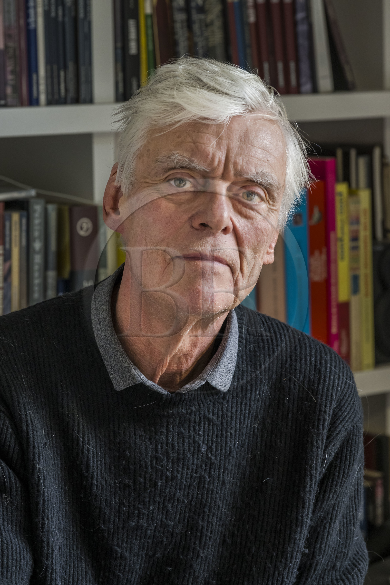 France, Paris (75), le dessinateur et auteur de bande-dessinée François Schuiten dans son atelier parisien France, Paris (75), le dessinateur et auteur de bande-dessinée François Schuiten dans son atelier parisien