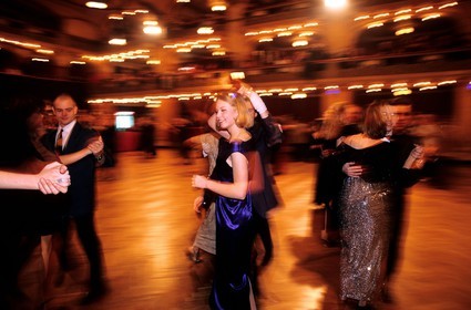 République Tchèque, Prague, Nové Mesto, salle de bal du Lucerna, valses d'un traditionnel bal du bac