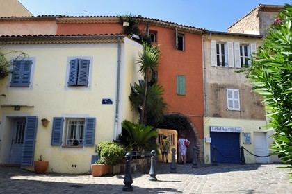 France, Var, Saint-Raphael, old town houses in rue des remparts