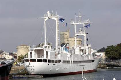 France, Charente-Maritime (17), La Rochelle, l'ancien Bassin des Chalutiers, le France 1 du musée maritime