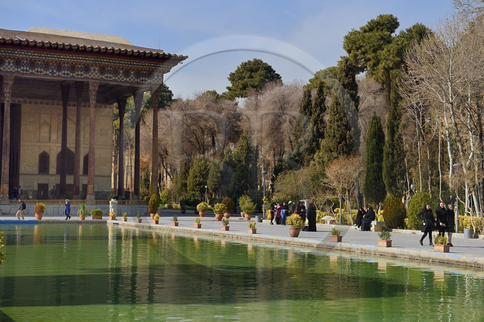 Iran, province d'Ispahan, Ispahan, le palais Chehel Sotoun (des 40 colonnes), classé Patrimoine Mondial de l'UNESCO, le talar Iran, province d'Ispahan, Ispahan, le palais Chehel Sotoun (des 40 colonnes), classé Patrimoine Mondial de l'UNESCO, le talar