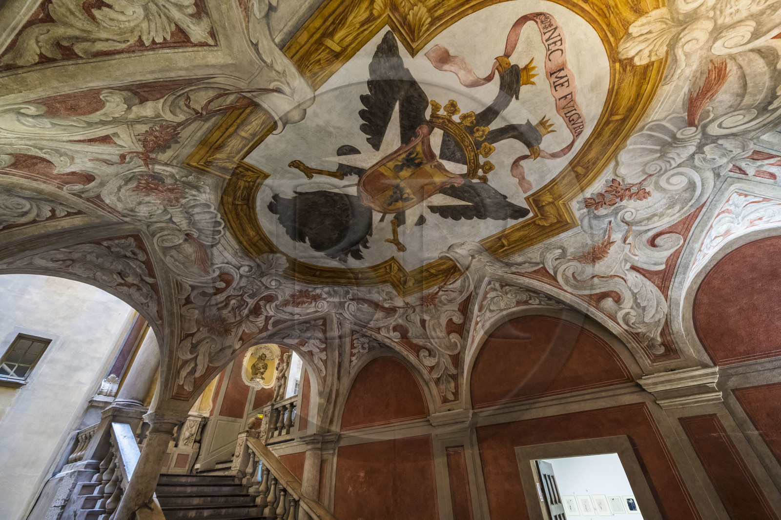 France, Alpes-Maritimes (06), Nice, quartier du Vieux Nice, Palais Lascaris du milieu XVIIe siècle, hall d'entrée et escalier monumental orné de fresques