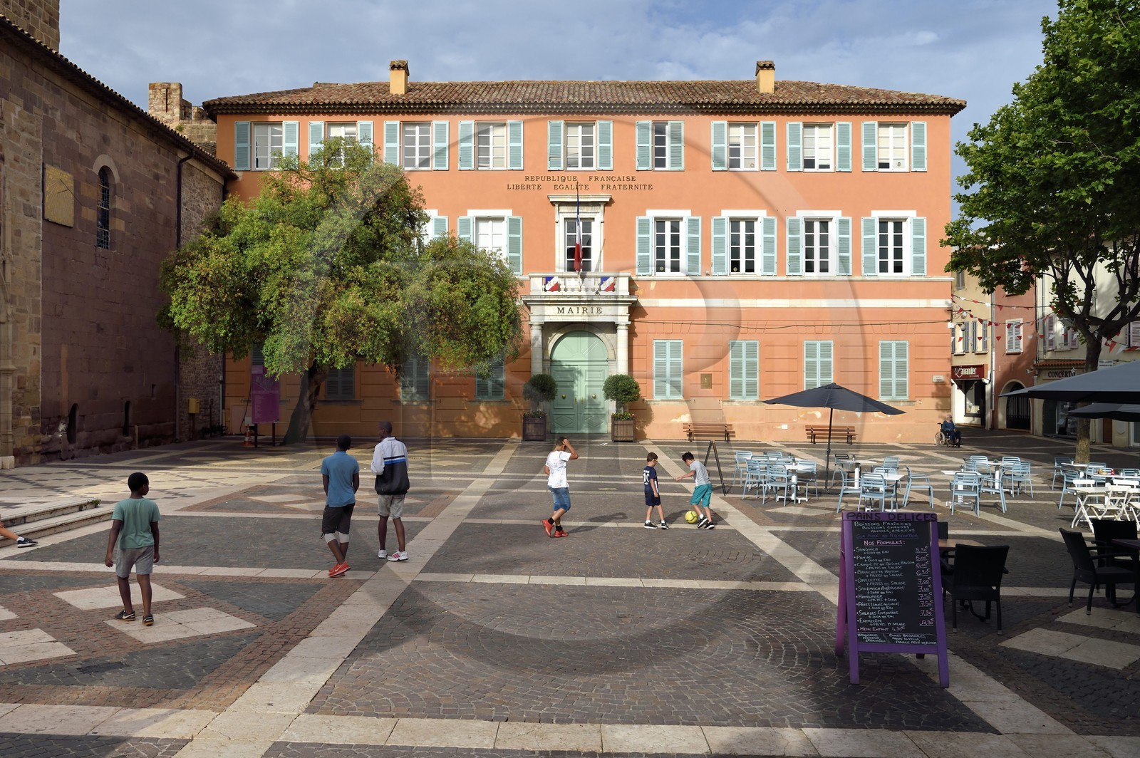 France, Var (83), Fréjus, place Camille Formigé, l'Hotel de Ville