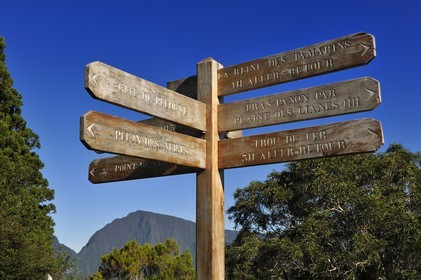 France, Reunion island (French overseas department), directions for hiking in the Belouve forrest