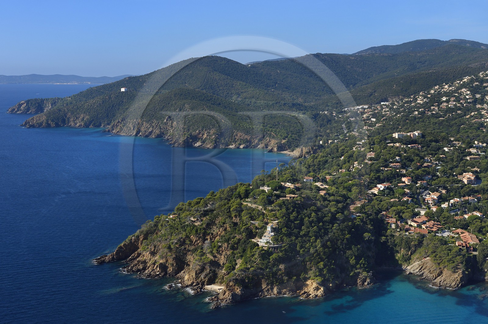 France, Var (83), Corniche des Maures, le Cap Cavalaire-sur-Mer (vue aérienne)
