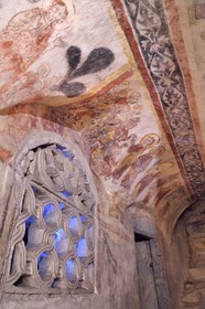 France, Puy-de-Dôme (63), Clermont-Ferrand, cathédrale Notre-Dame de l'Assomption, galerie du déambulatoire principale dans la crypte du Xe siècle, peintures murales romanes fin XIIe siècle représentant la vie publique du Christ avec la multiplication des pains
