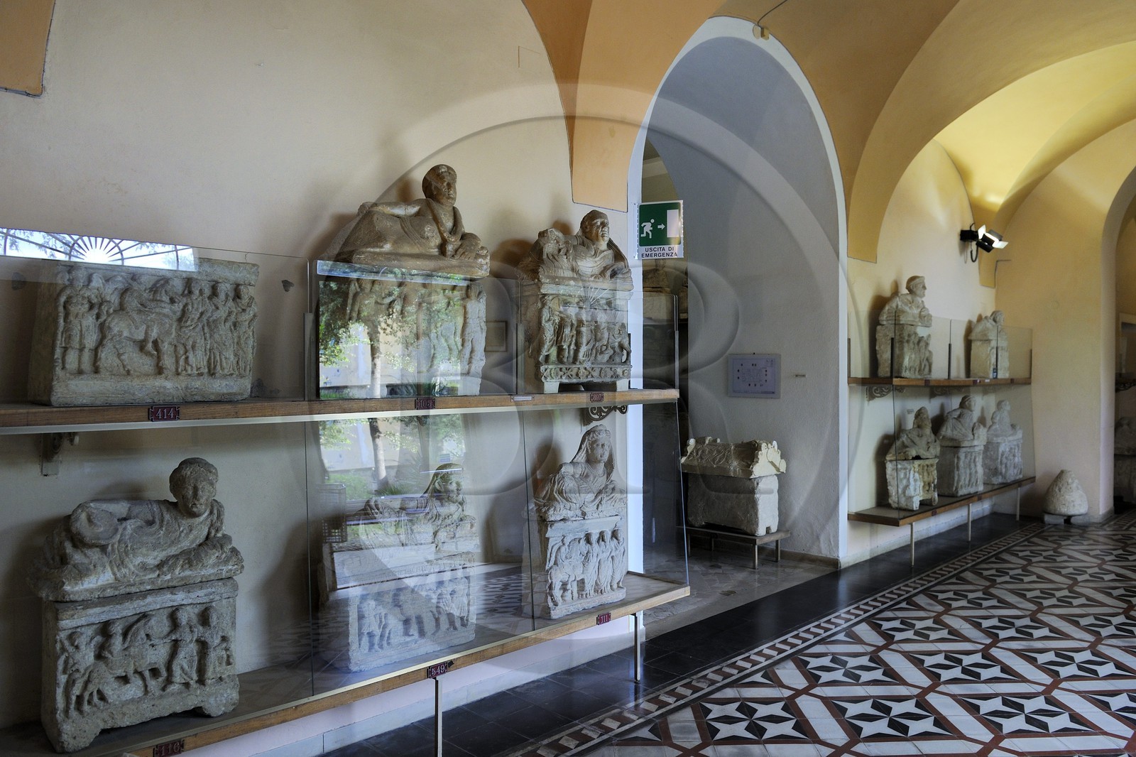 Italie, Toscane, Val di Cecina, Volterra, Museo Etrusco Guarnacci (Musée Etrusque Guarnacci), urnes cinéraires