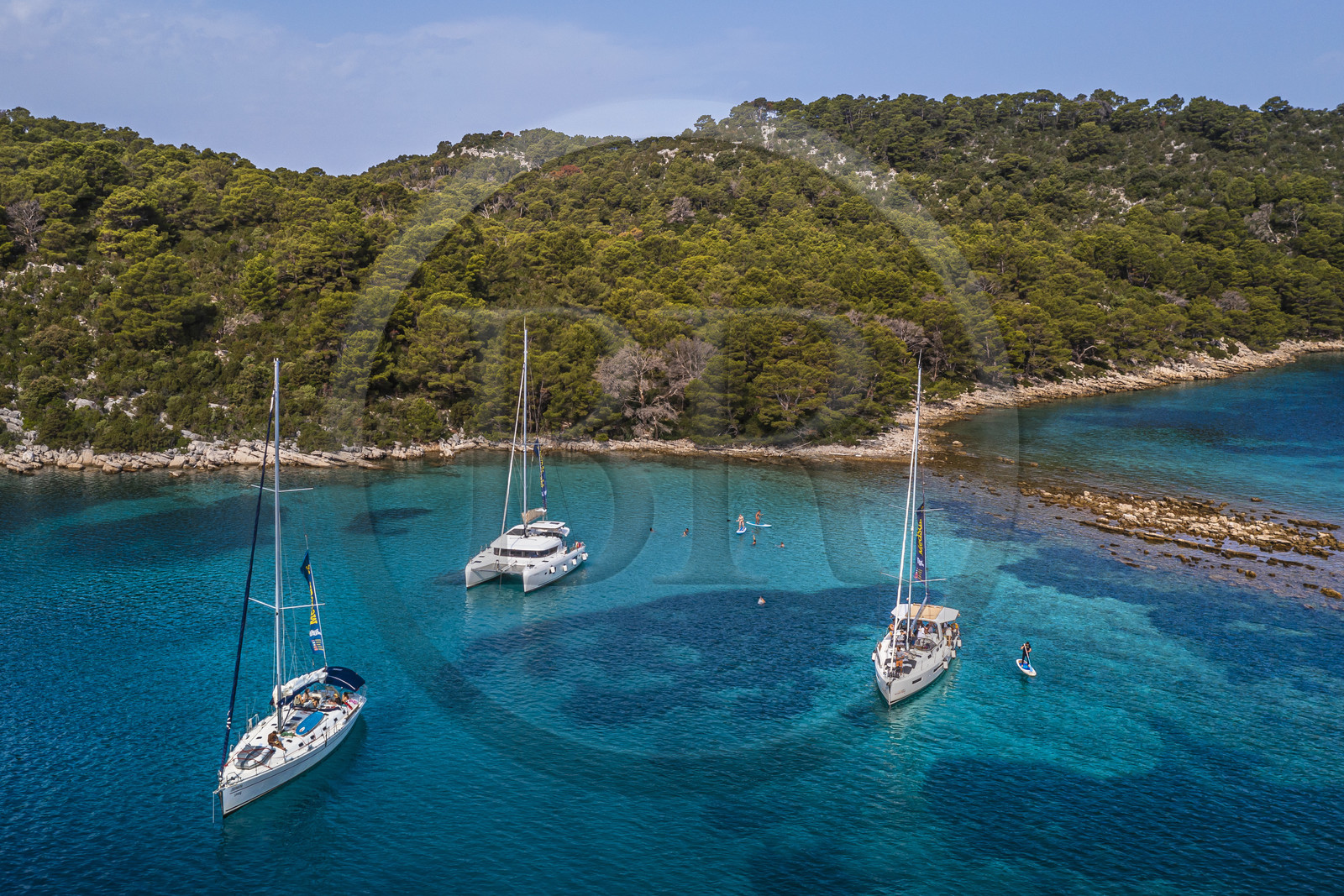 Croatie, Dalmatie, cote dalmate, Ile de Mljet, Parc national de Mljet, mouillage de voiliers dans la baie de Polace (vue aérienne) Croatie, Dalmatie, cote dalmate, Ile de Mljet, Parc national de Mljet, mouillage de voiliers dans la baie de Polace (vue aérienne)