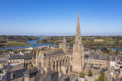 France, Côtes-d'Armor, Tréguier, Saint Tugdual Cathedral and the Jaudy river in the background (aerial view)