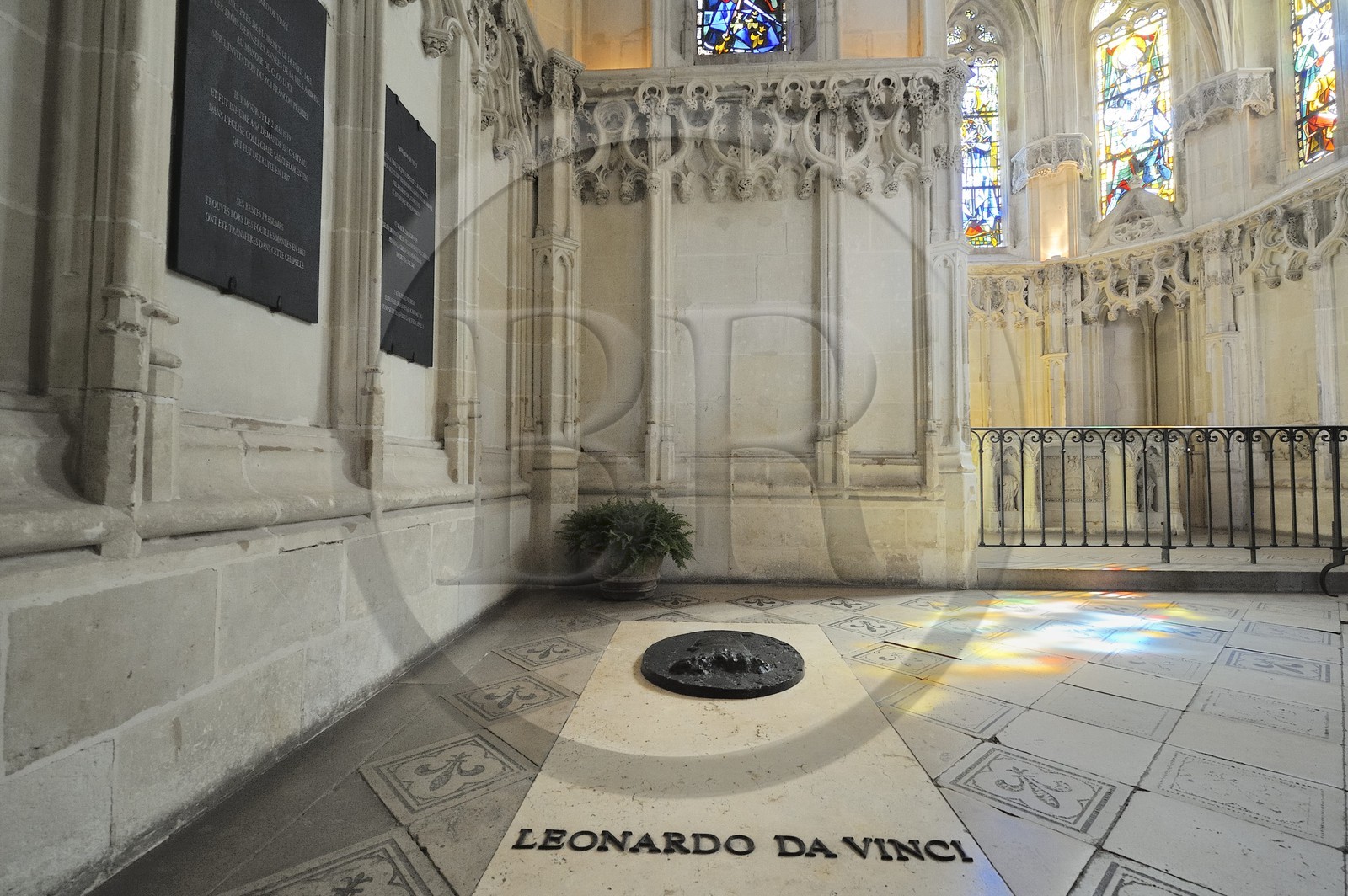 France, Indre et Loire (37), Vallée de la Loire classée Patrimoine mondial de l'UNESCO, château d'Amboise, la chapelle Saint-Hubert, tombe de de Leonard De Vinci