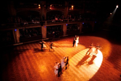 République Tchèque, Prague, Nové Mesto, salle de bal du Lucerna, valses d'un traditionnel Bal du bac