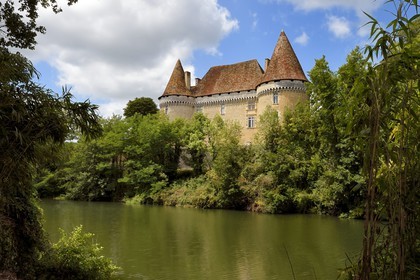 France, Dordogne, Perigord Blanc, Douzillac near Neuvic, Mauriac castle along the river Isle that follows the Greenway cycle route (Veloroute Voie verte)