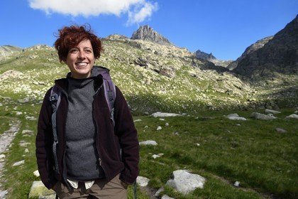 France, Alpes-Maritimes (06), parc national du Mercantour, Vallée des Merveilles, Nicoletta Bianchi, docteur en préhistoire, auteur d’une thèse sur le contexte archéologique et chronologique des gravures protohistoriques de la région du Mont Bégo