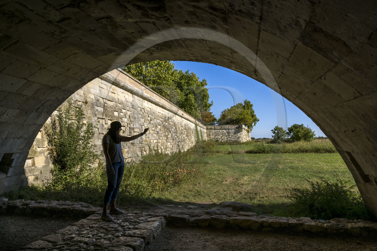 France, Charente-Maritime (17), Saintonge, Marennes-Hiers-Brouage, citadelle de Brouage, labellisé Les Plus Beaux Villages de France, l'ancien port souterrain ou port de la Brêche à l'abri du rempart