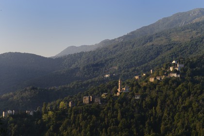 France, Haute-Corse (2B), Castagniccia, village perché de Carcheto