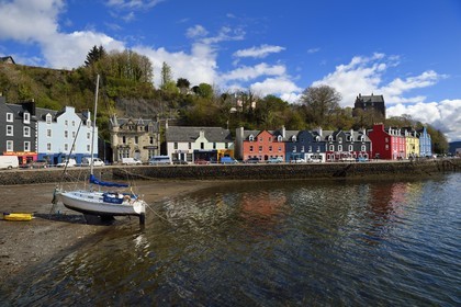 United Kingdom, Scotland, Highland, Inner Hebrides, Isle of Mull, the main town Tobermory and its harbour
