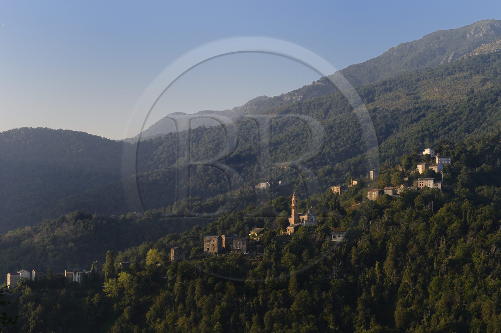 France, Haute-Corse (2B), Castagniccia, village perché de Carcheto
