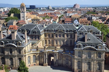 France, Bas-Rhin (67), Strasbourg, vieille ville classée au Patrimoine Mondial de l'UNESCO, le Palais Rohan, il abrite le musée des arts décoratifs, le musée des beaux-arts et le musée archéologique