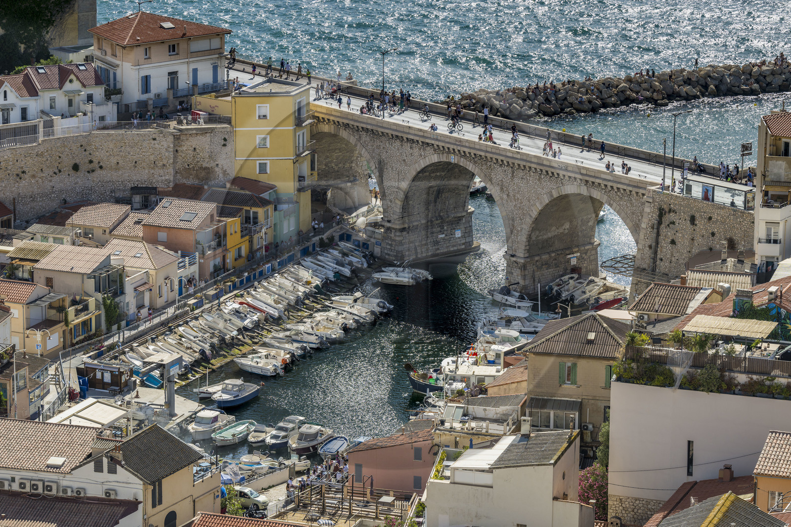France, Bouches-du-Rhône (13), Marseille, quartier d'Endoume, le Vallon des Auffes et son petit port de pêche