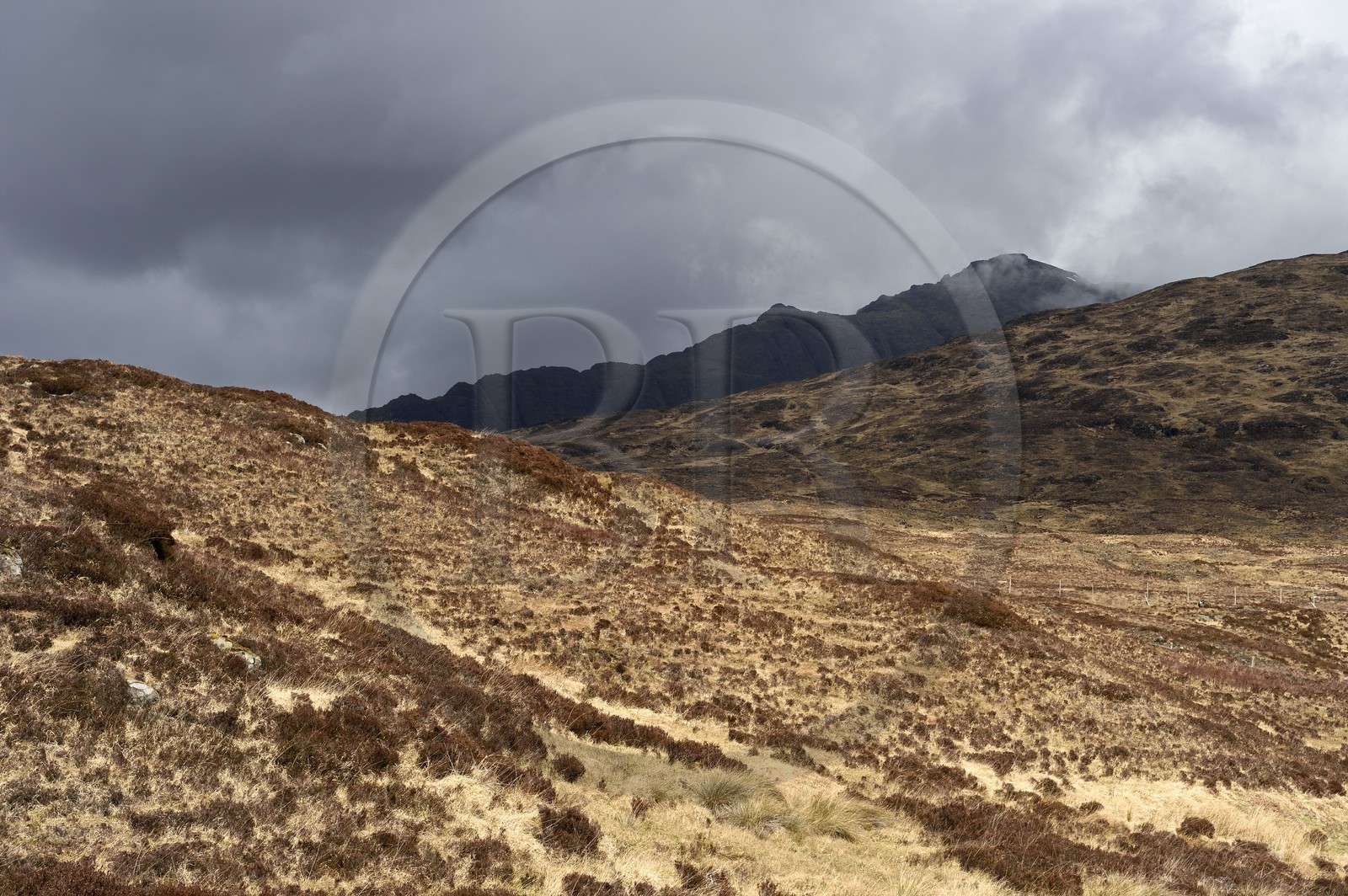 Royaume-Uni, Ecosse, région des Highlands, les Hébrides, Ile de Skye, randonnée vers les Black Cuillin Mountains sur le chemin de Camasunary