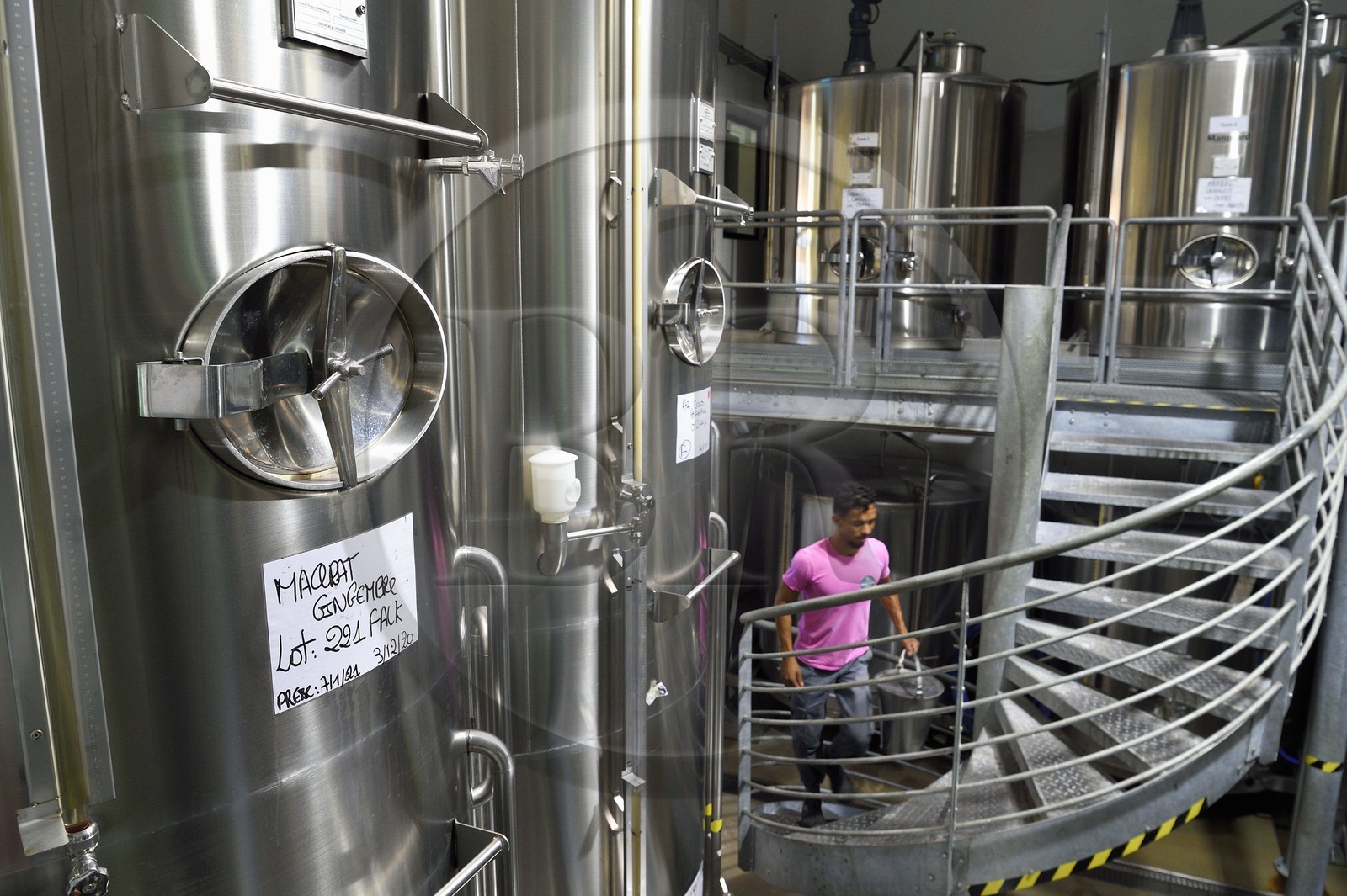 France, Ile de la Reunion, Saint Pierre, domaine de la distillerie Isautier, cuves de stockage France, Ile de la Reunion, Saint Pierre, domaine de la distillerie Isautier, cuves de stockage