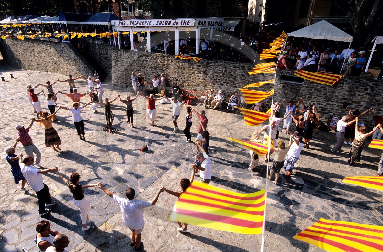 France, Pyrenees Orientales, Collioure, catalan ball and sardanes (catalan traditional dances)