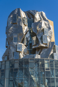 France, Bouches-du-Rhône (13), Arles, LUMA Arles, complexe artistique et culturel réalisé par la Fondation LUMA de Maja Hoffmann sur le Parc des Ateliers, architecte Frank Gehry