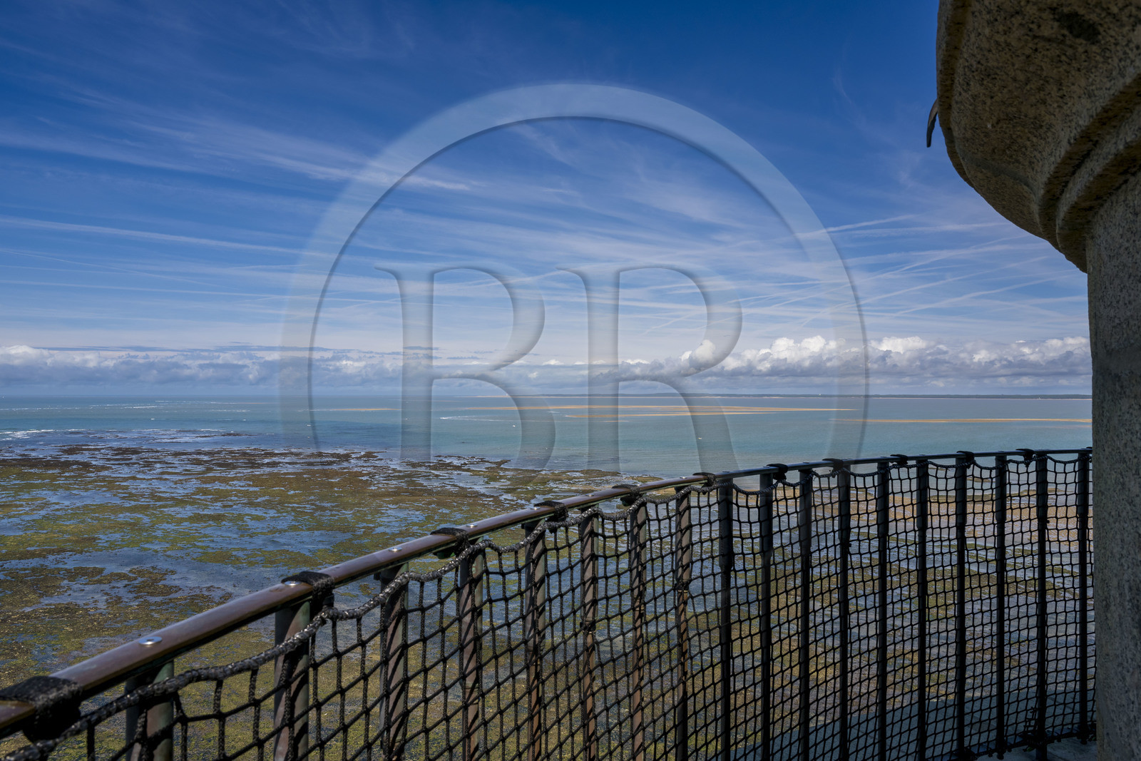 France, Gironde (33), le Verdon-sur-Mer, vue sur le plateau rocheux de Cordouan depuis le sommet du phare de Cordouan, classé Patrimoine Mondial de l'UNESCO