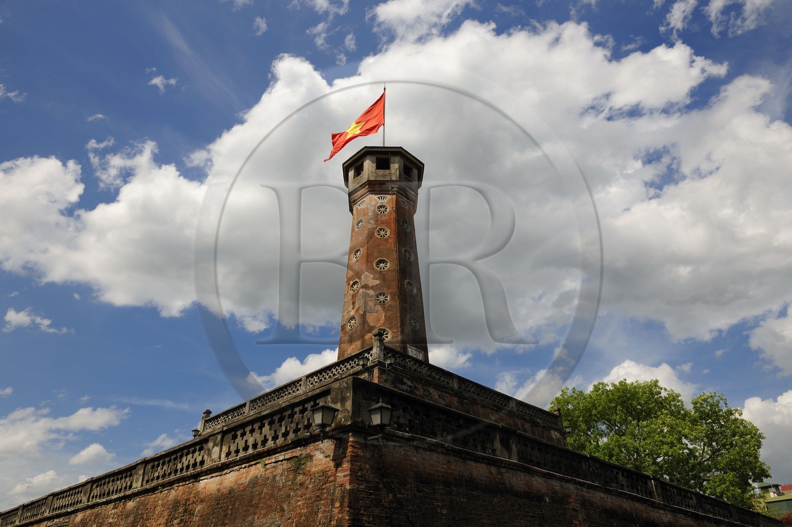 Vietnam, Hanoï, musée de l'armée, la tour hexagonale du Drapeau