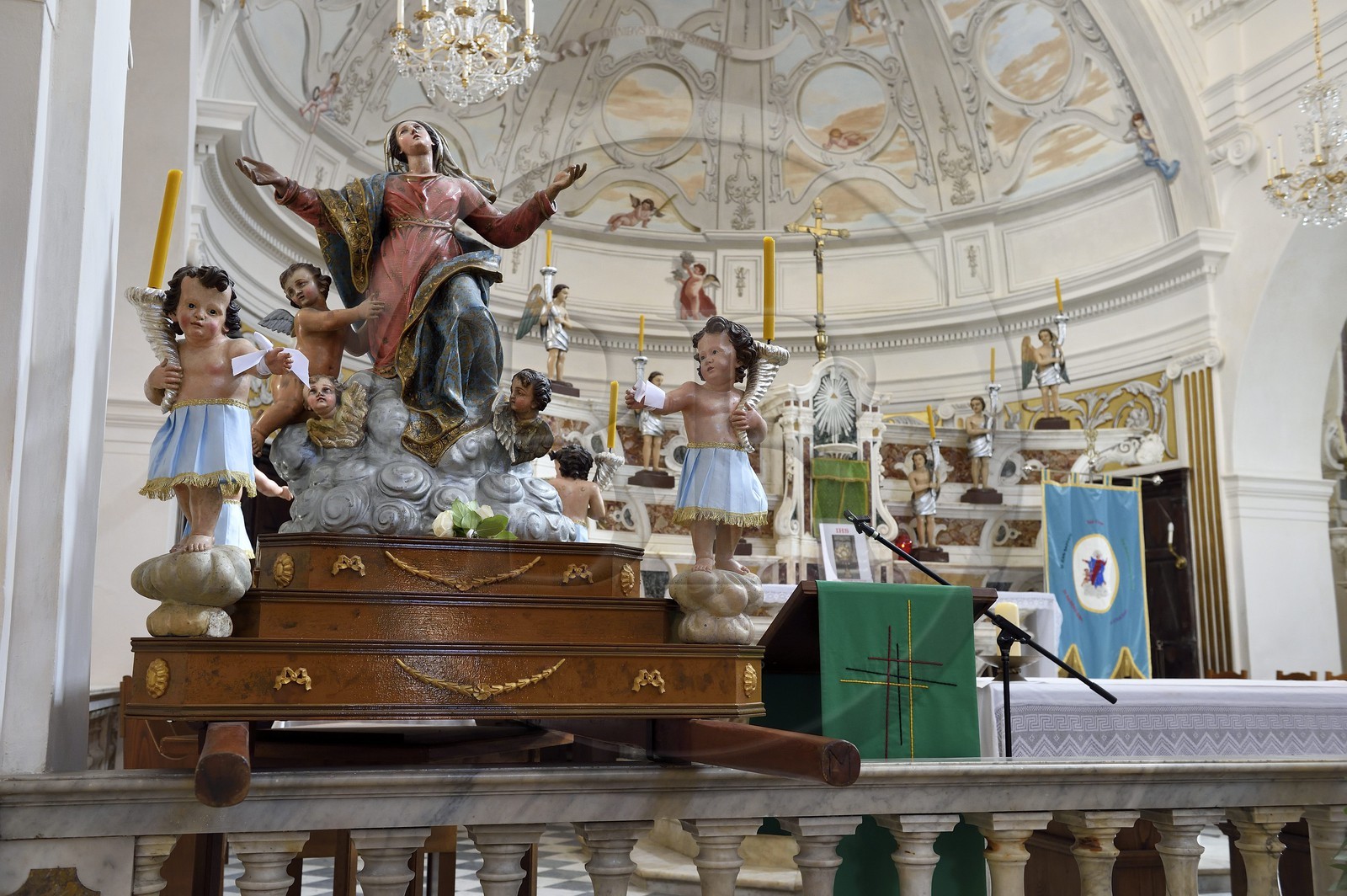 France, Corse-du-Sud (2A), Bonifacio, Ville Haute, l'église Saint Marie majeure France, Corse-du-Sud (2A), Bonifacio, Ville Haute, l'église Saint Marie majeure