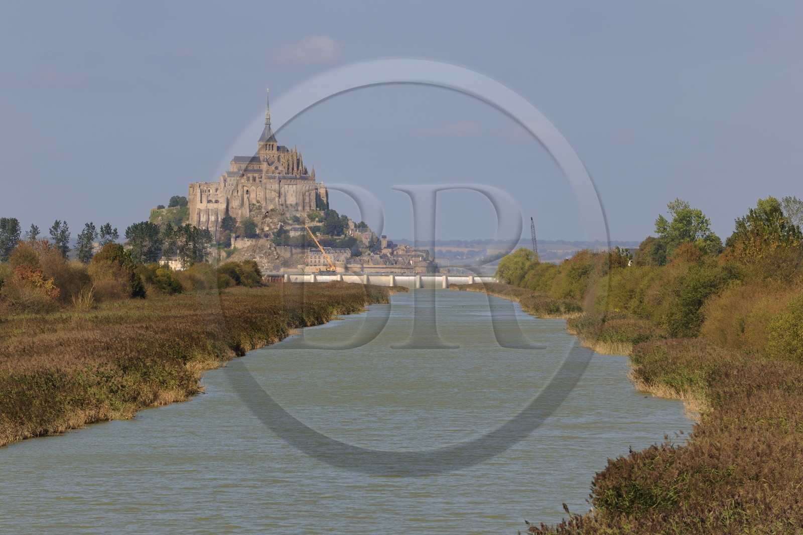 France, Manche (50), Baie du Mont-Saint-Michel, le nouveau barrage conçu pour gérer efficacement les chasses du Couesnon