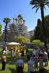 France, Alpes-Maritimes (06), Nice, la cathédrale orthodoxe russe Saint-Nicolas construite en 1859 sur le boulevard Tzarévitch, messe en plein air