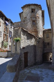 France, Alpes de Haute Provence, Annot, medieval street in the old village