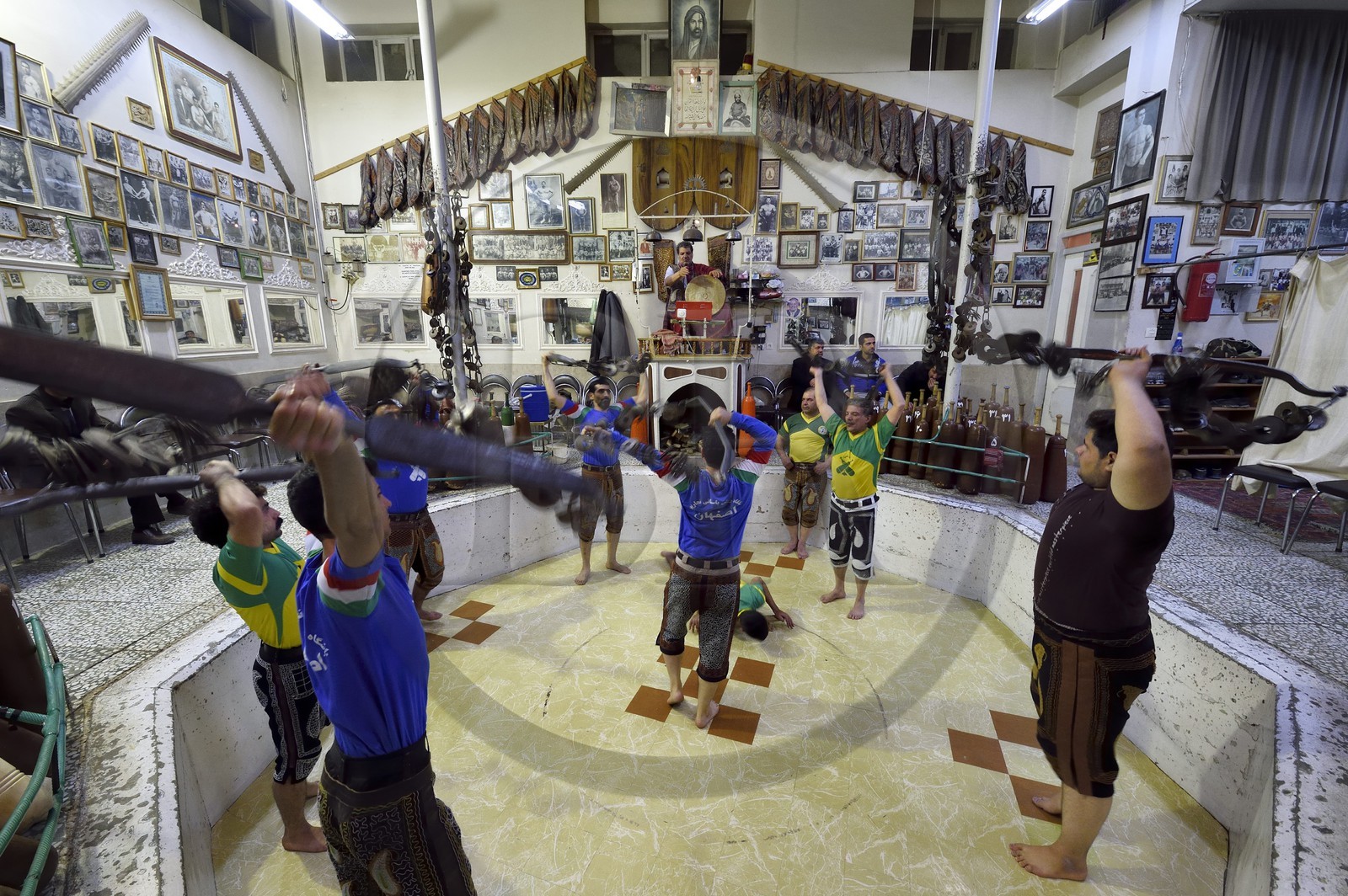 Iran, province d'Ispahan, Ispahan, maison de la force (Zurkhaneh) où est pratiqué le sport national traditionnel iranien appelé Varzesh-e Pahlavani Iran, province d'Ispahan, Ispahan, maison de la force (Zurkhaneh) où est pratiqué le sport national traditionnel iranien appelé Varzesh-e Pahlavani