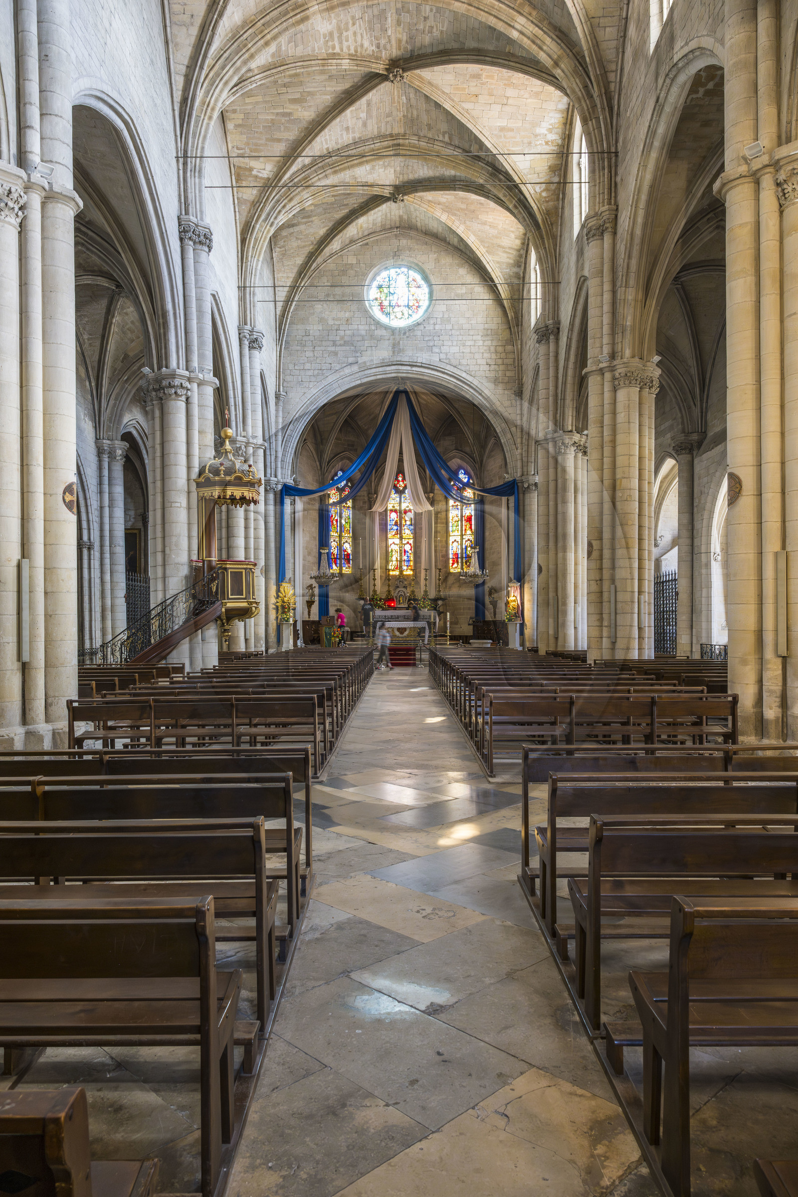 France, Bouches-du-Rhône (13), Tarascon, la collégiale royale Sainte-Marthe érigée aux XIe et XIIe siècles, l'église supérieure France, Bouches-du-Rhône (13), Tarascon, la collégiale royale Sainte-Marthe érigée aux XIe et XIIe siècles, l'église supérieure